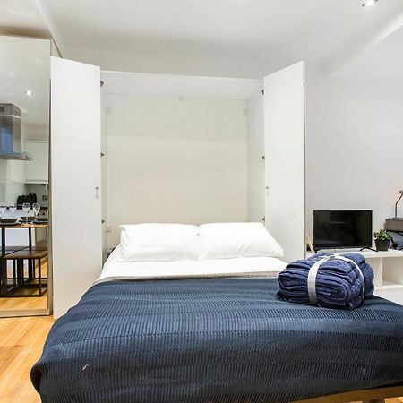 Spacious Lower Ground Studio Apartment With Private Patio Near Warren Street Londres Extérieur photo