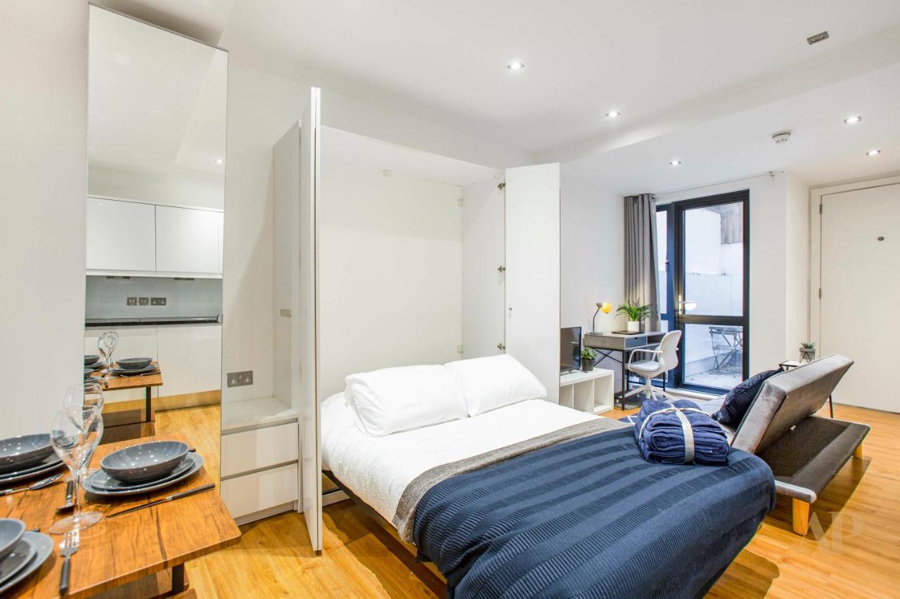 Spacious Lower Ground Studio Apartment With Private Patio Near Warren Street Londres Extérieur photo