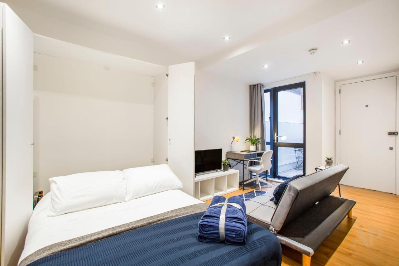 Spacious Lower Ground Studio Apartment With Private Patio Near Warren Street Londres Extérieur photo